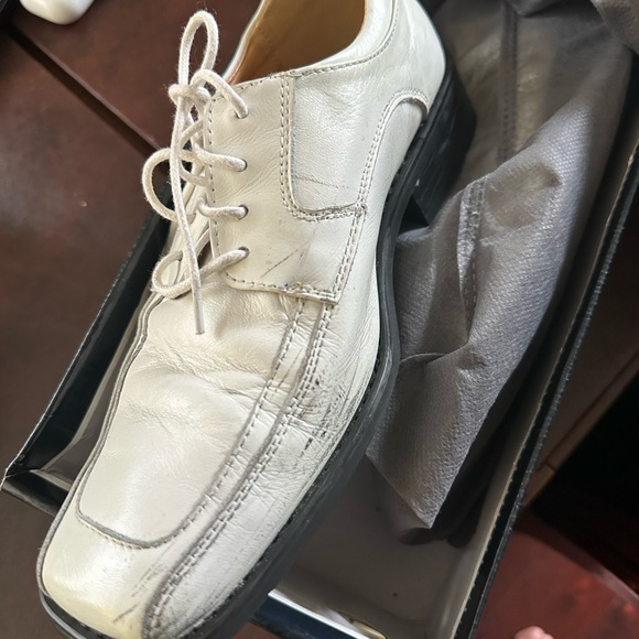 White dress shoes worn once - Picture 1 of 3